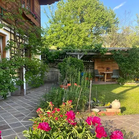 Am Jodlerweg 아파트